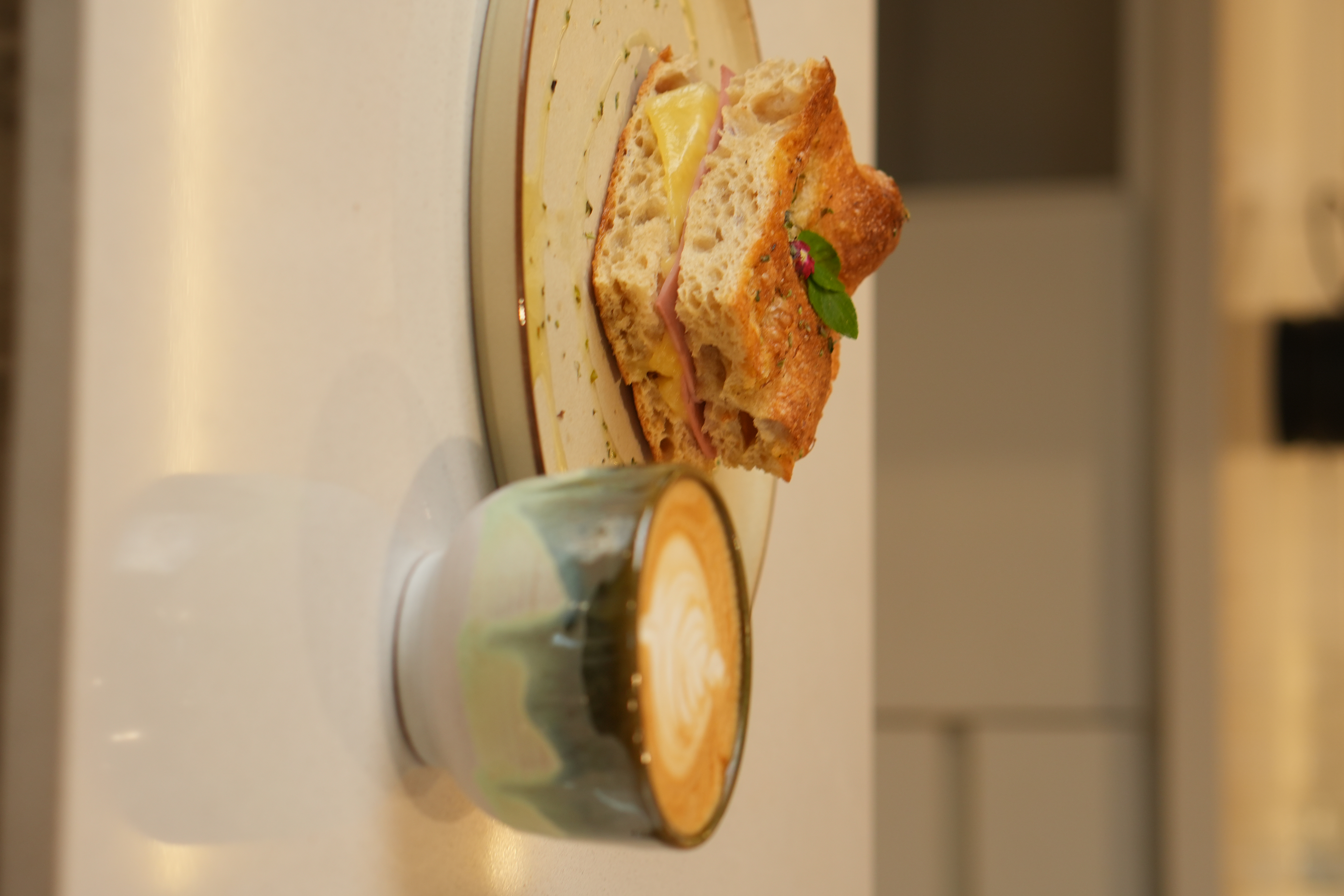 Focaccia y latte Crew
